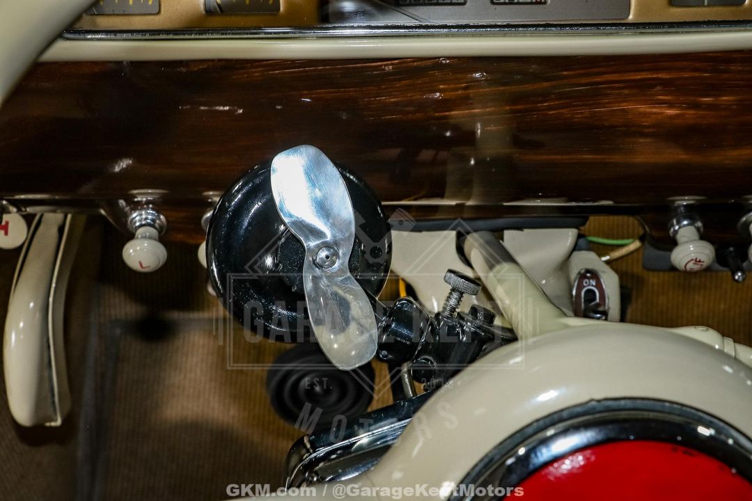 1941 Ford Super Deluxe