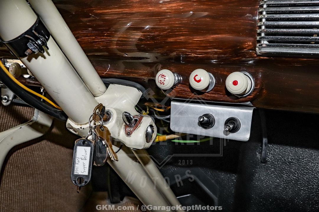 1941 Ford Super Deluxe