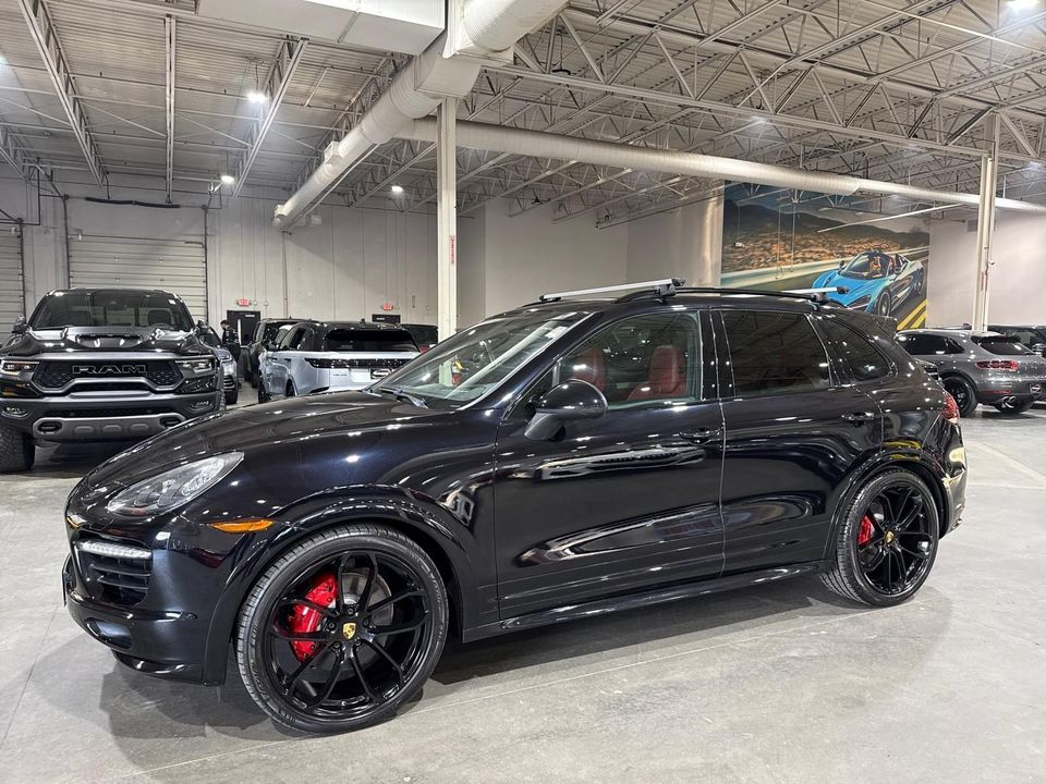 2014 Porsche Cayenne GTS