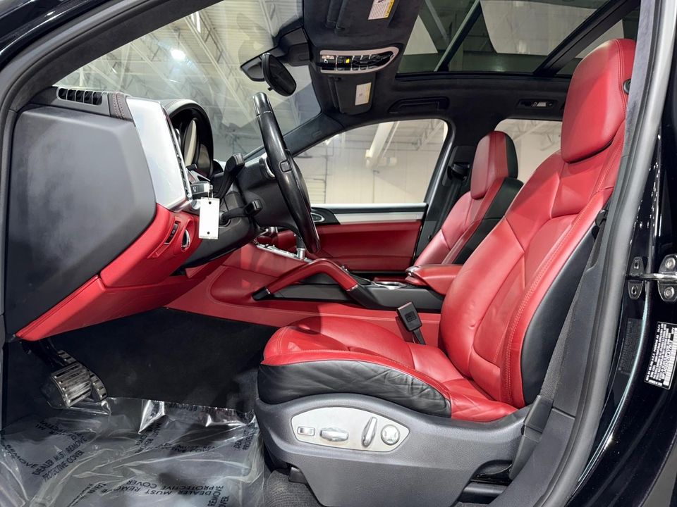 2014 Porsche Cayenne GTS