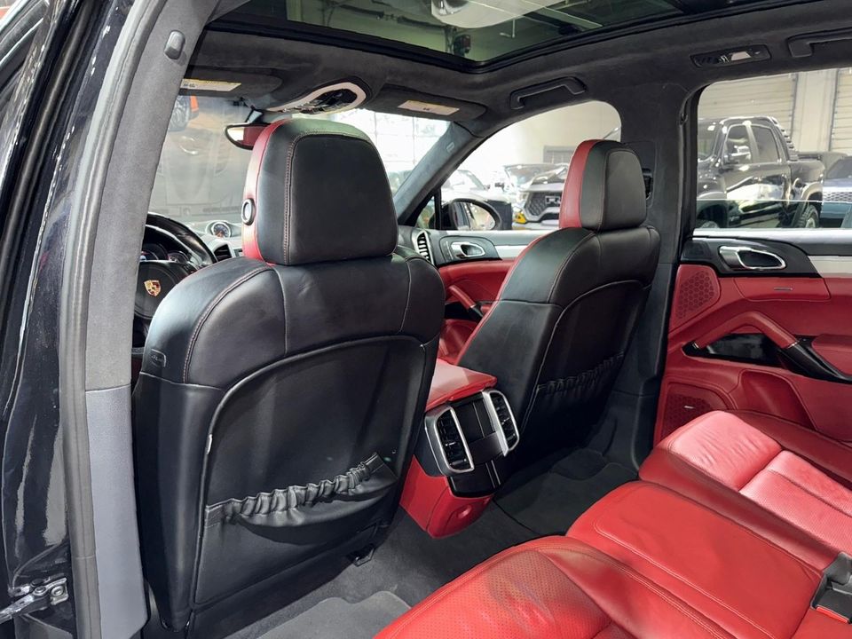 2014 Porsche Cayenne GTS