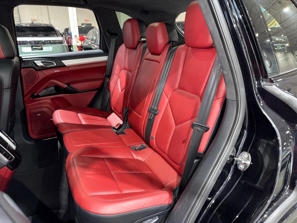 2014 Porsche Cayenne GTS