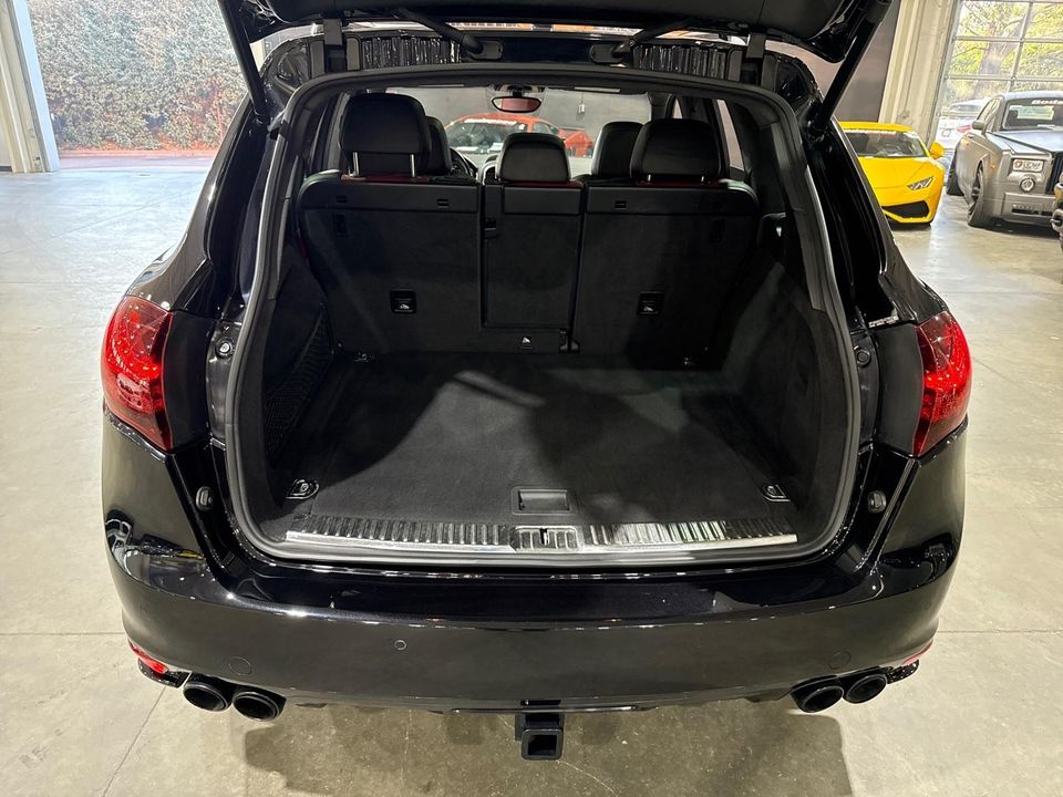 2014 Porsche Cayenne GTS