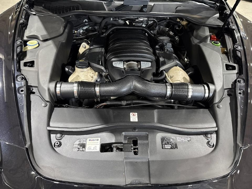 2014 Porsche Cayenne GTS
