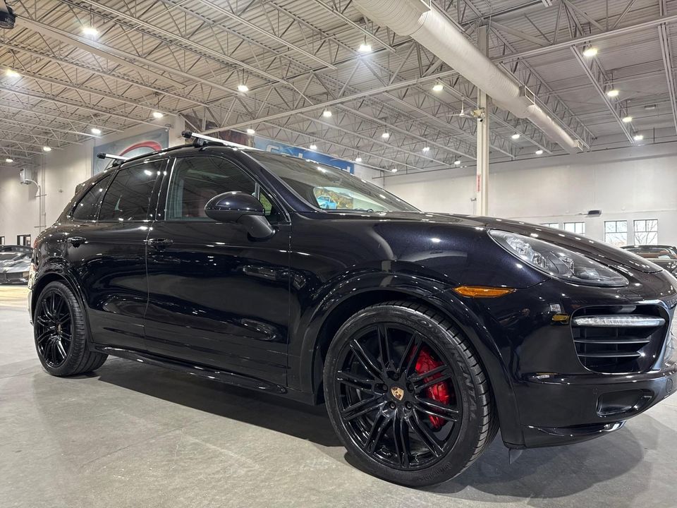 2014 Porsche Cayenne GTS