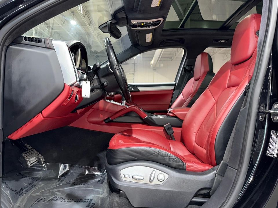 2014 Porsche Cayenne GTS