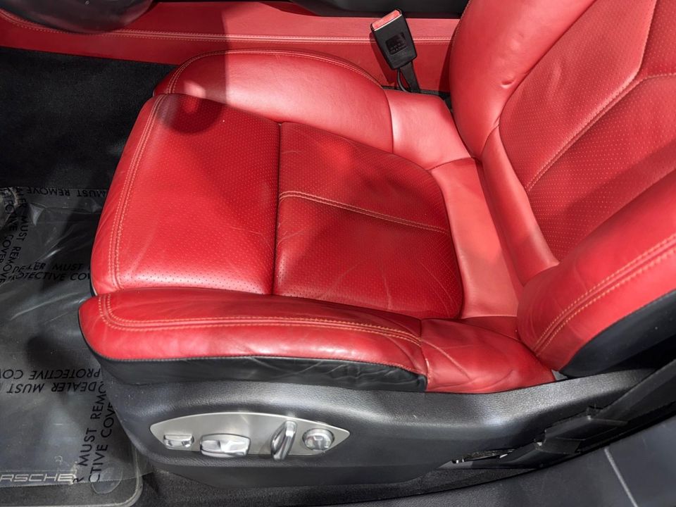 2014 Porsche Cayenne GTS