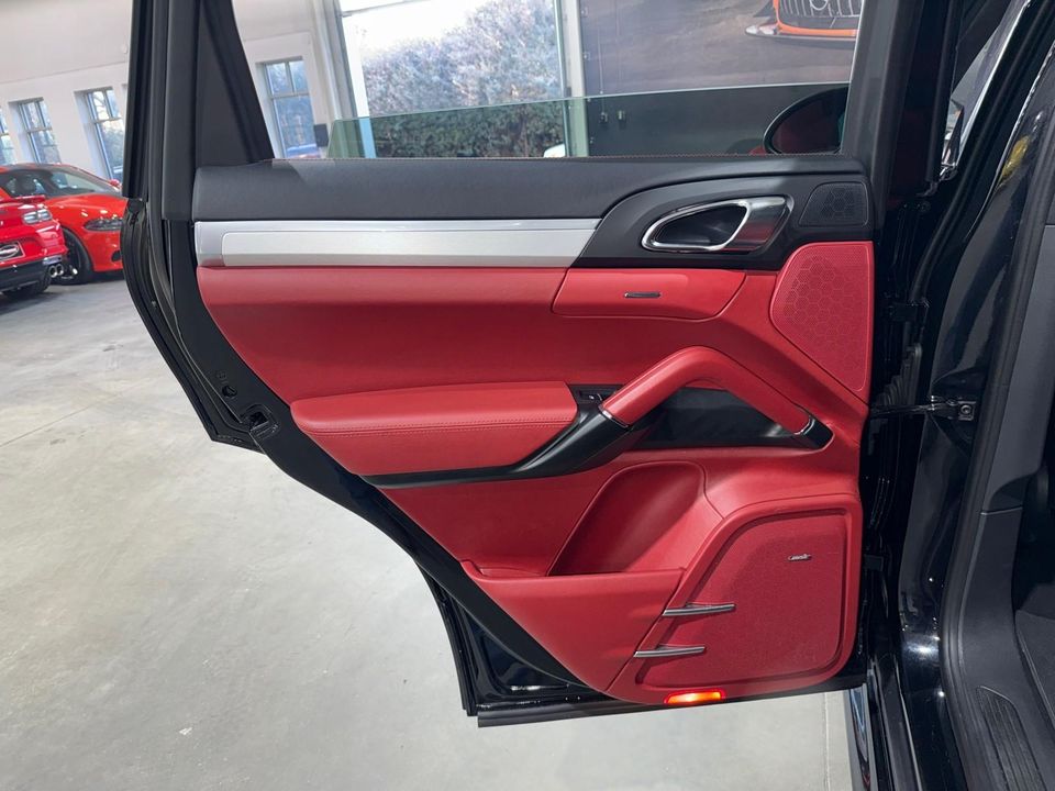 2014 Porsche Cayenne GTS