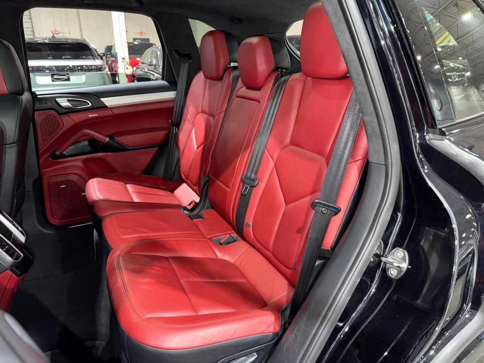 2014 Porsche Cayenne GTS
