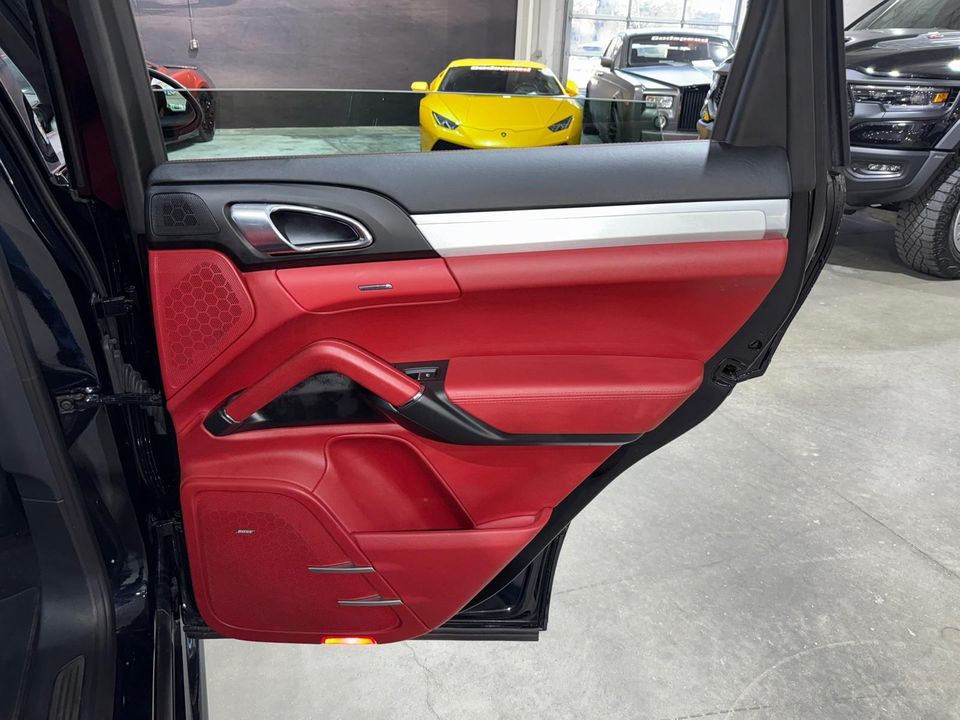 2014 Porsche Cayenne GTS