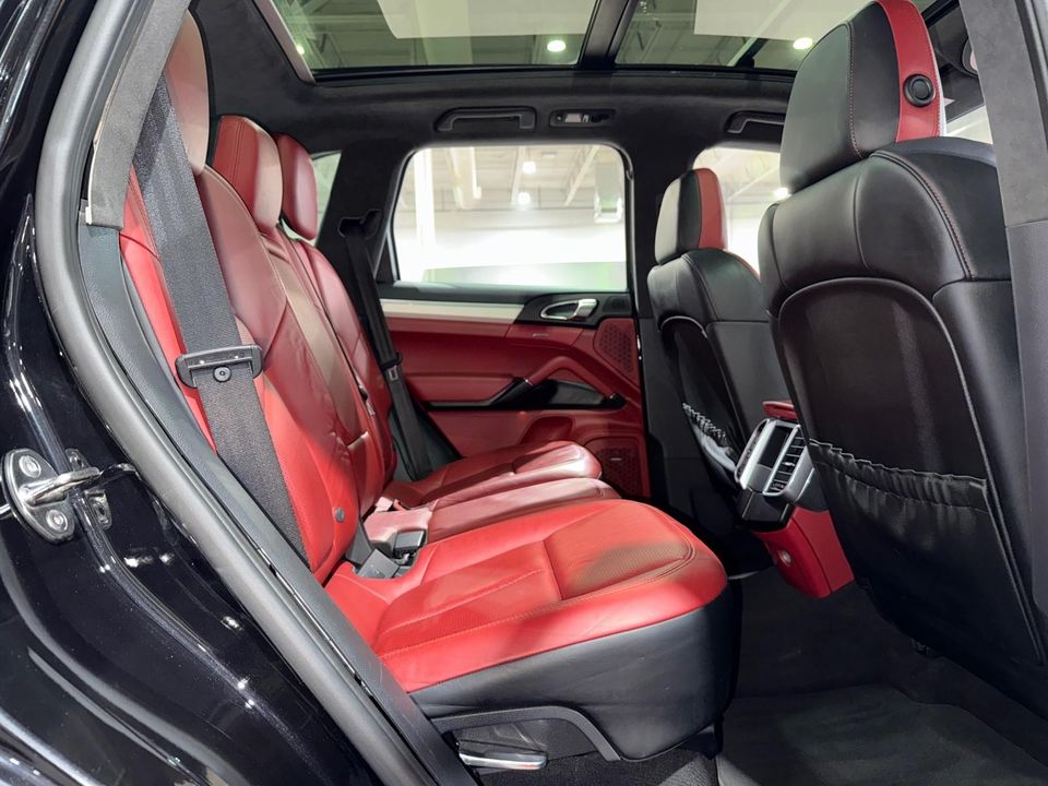2014 Porsche Cayenne GTS