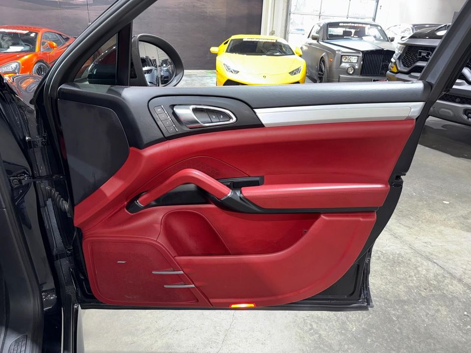 2014 Porsche Cayenne GTS