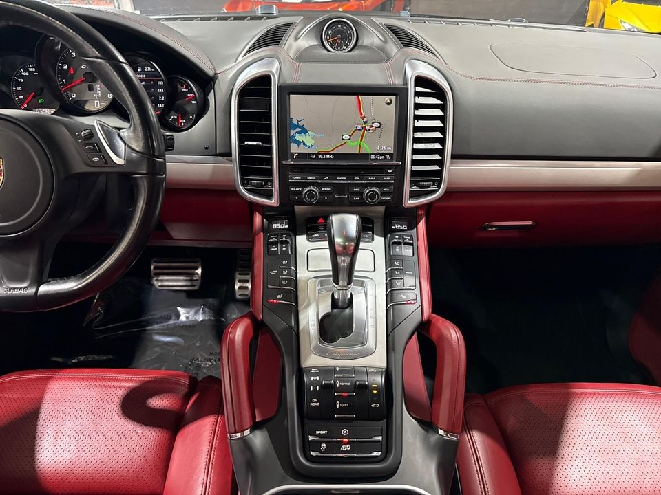2014 Porsche Cayenne GTS
