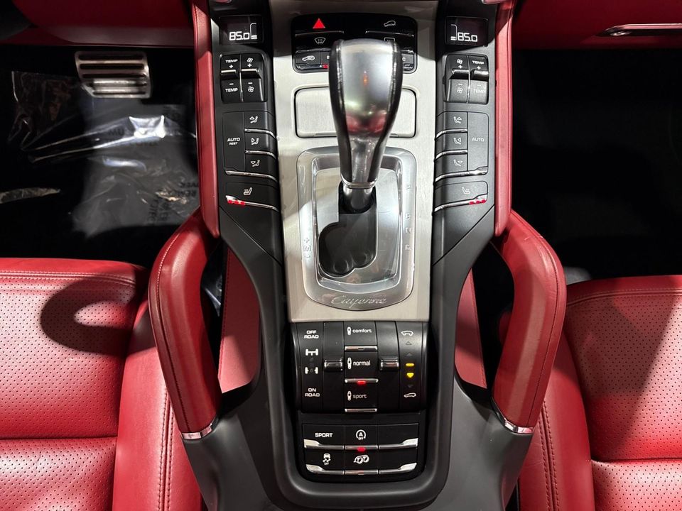 2014 Porsche Cayenne GTS