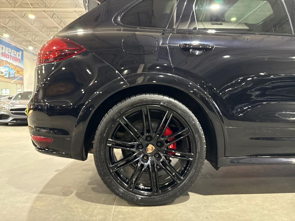 2014 Porsche Cayenne GTS
