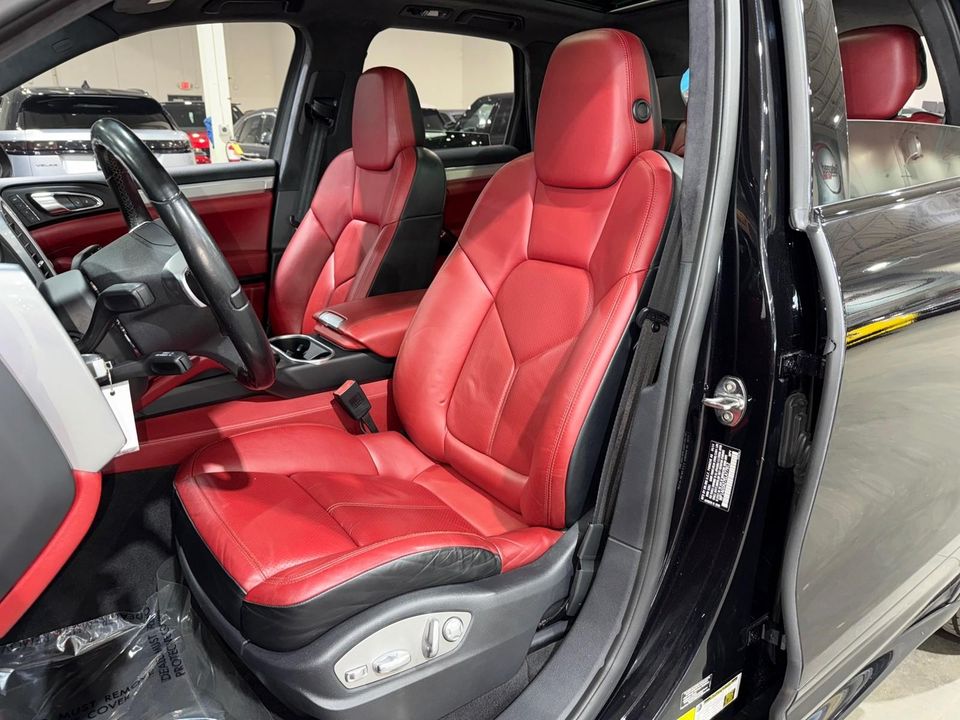 2014 Porsche Cayenne GTS