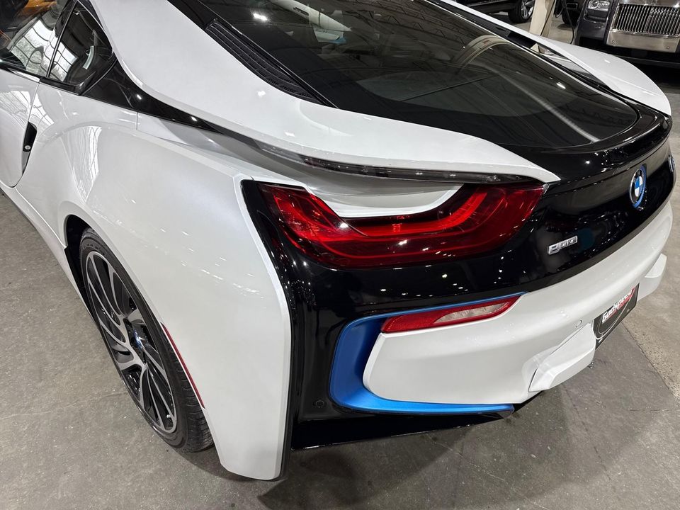 2015 BMW i8
