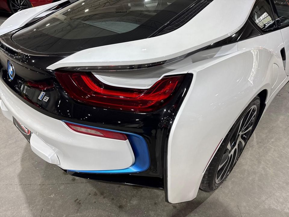 2015 BMW i8