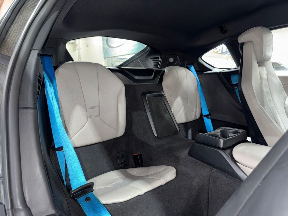 2015 BMW i8