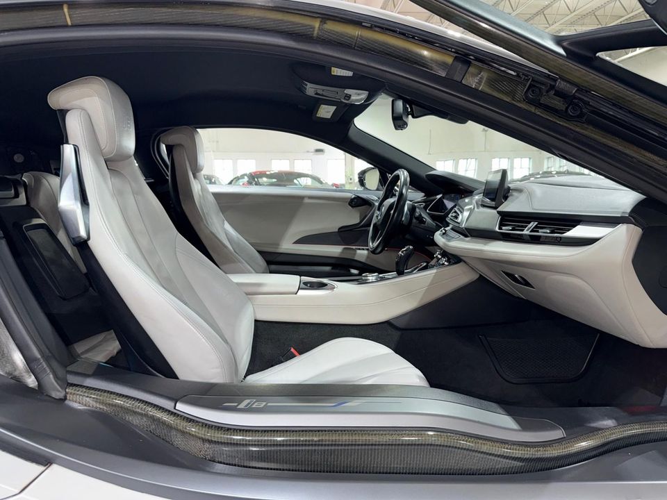 2015 BMW i8