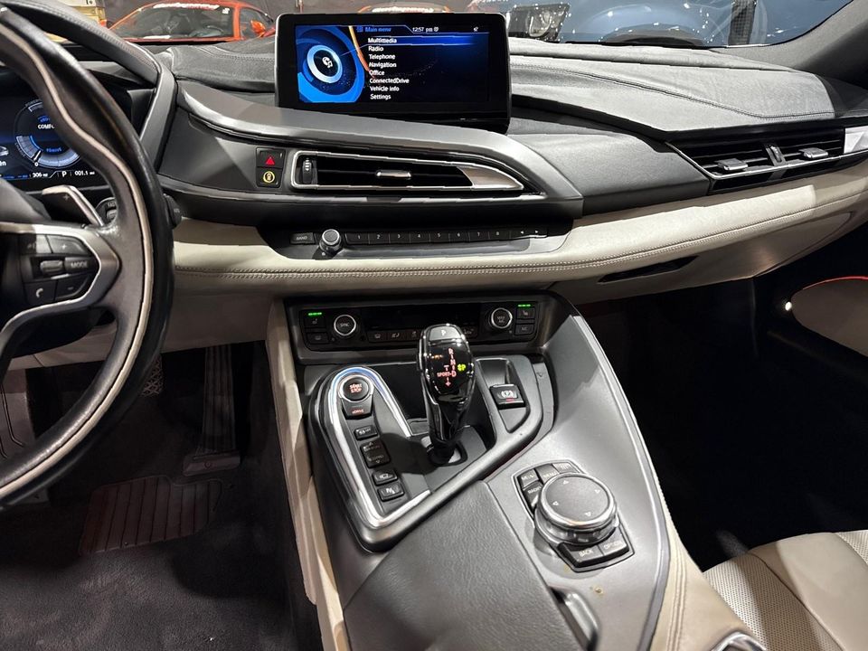 2015 BMW i8