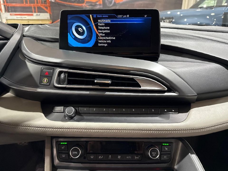 2015 BMW i8