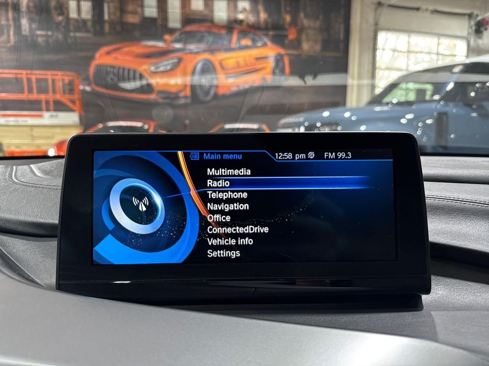 2015 BMW i8