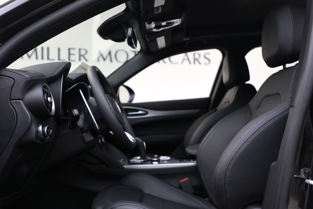 2025 Alfa Romeo Stelvio