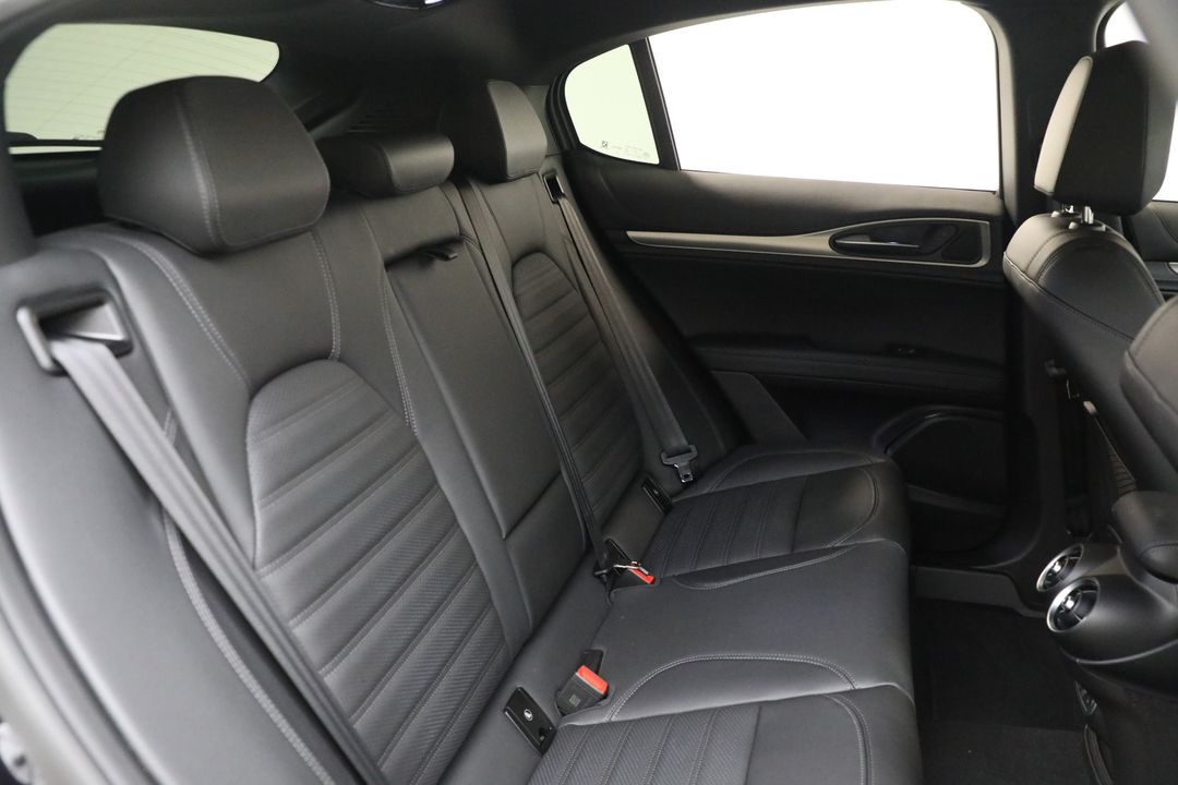 2025 Alfa Romeo Stelvio