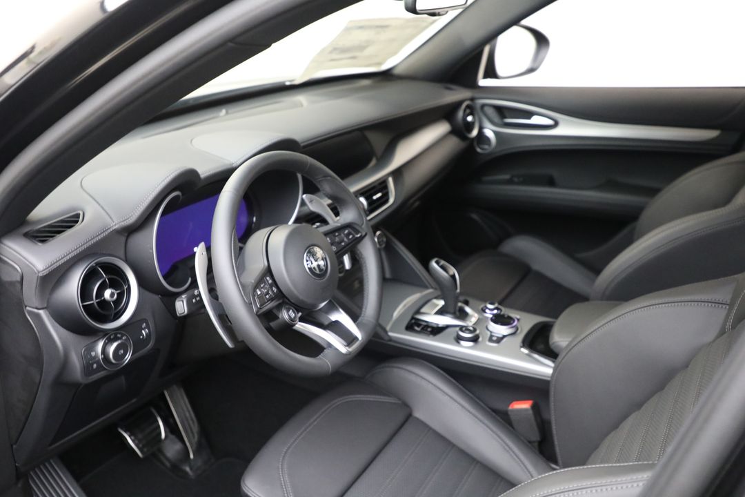 2025 Alfa Romeo Stelvio