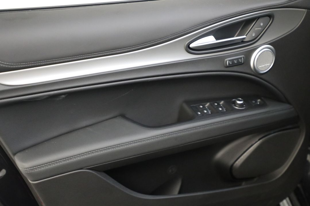 2025 Alfa Romeo Stelvio