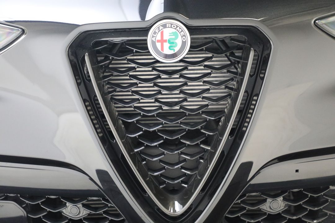 2025 Alfa Romeo Stelvio