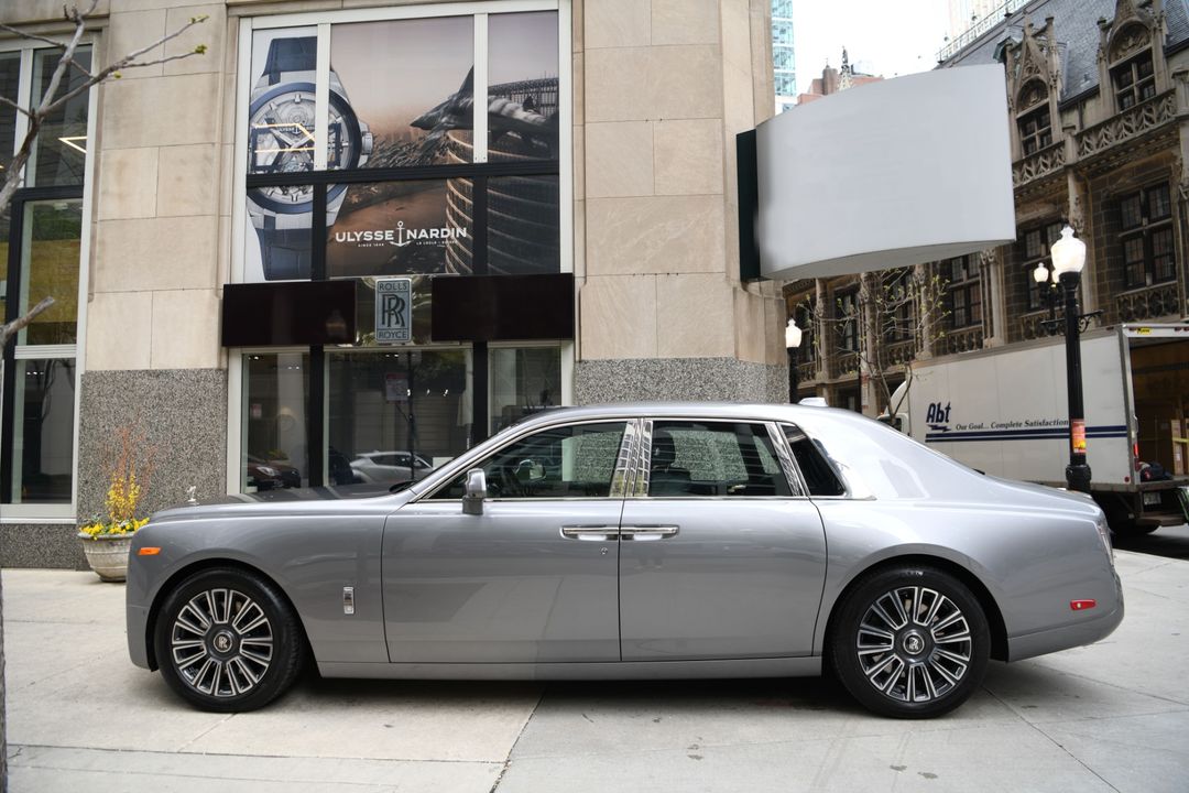 2022 Rolls-Royce Phantom