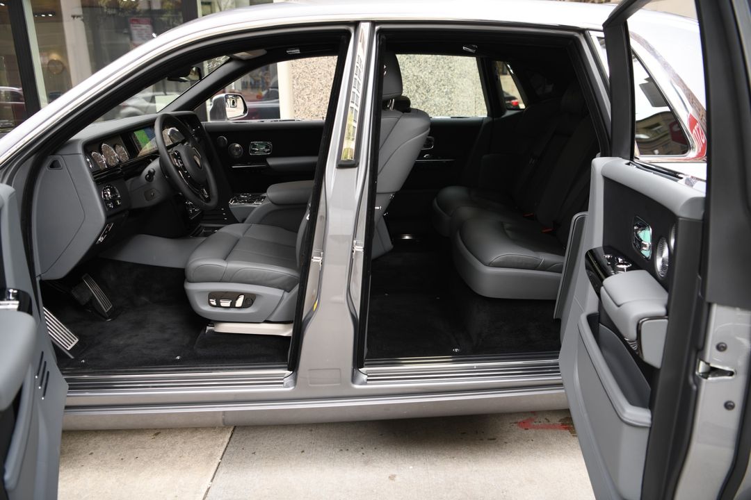2022 Rolls-Royce Phantom