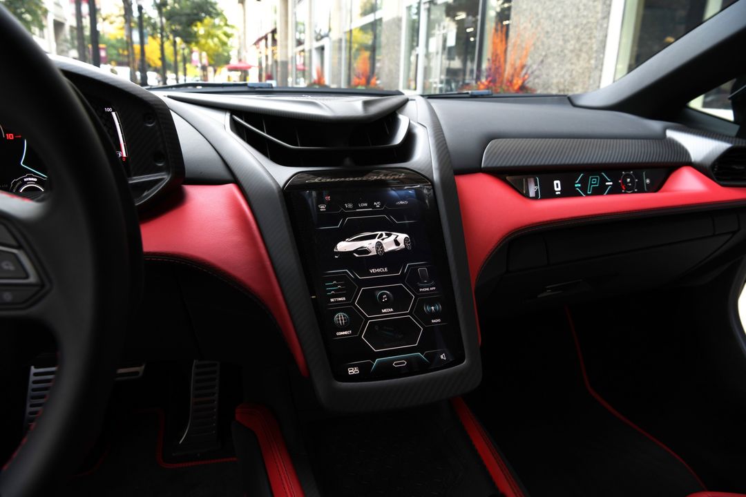 2024 Lamborghini Revuelto