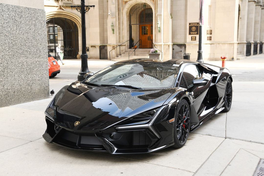 2024 Lamborghini Revuelto