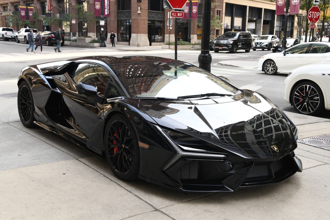 2024 Lamborghini Revuelto