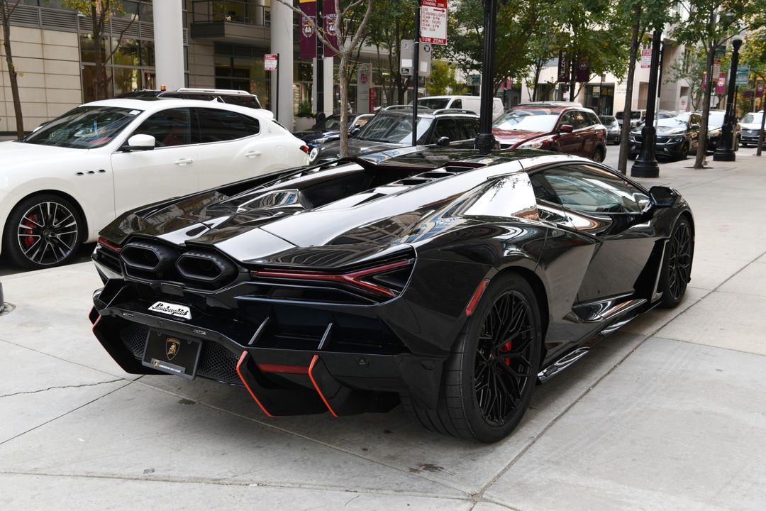 2024 Lamborghini Revuelto