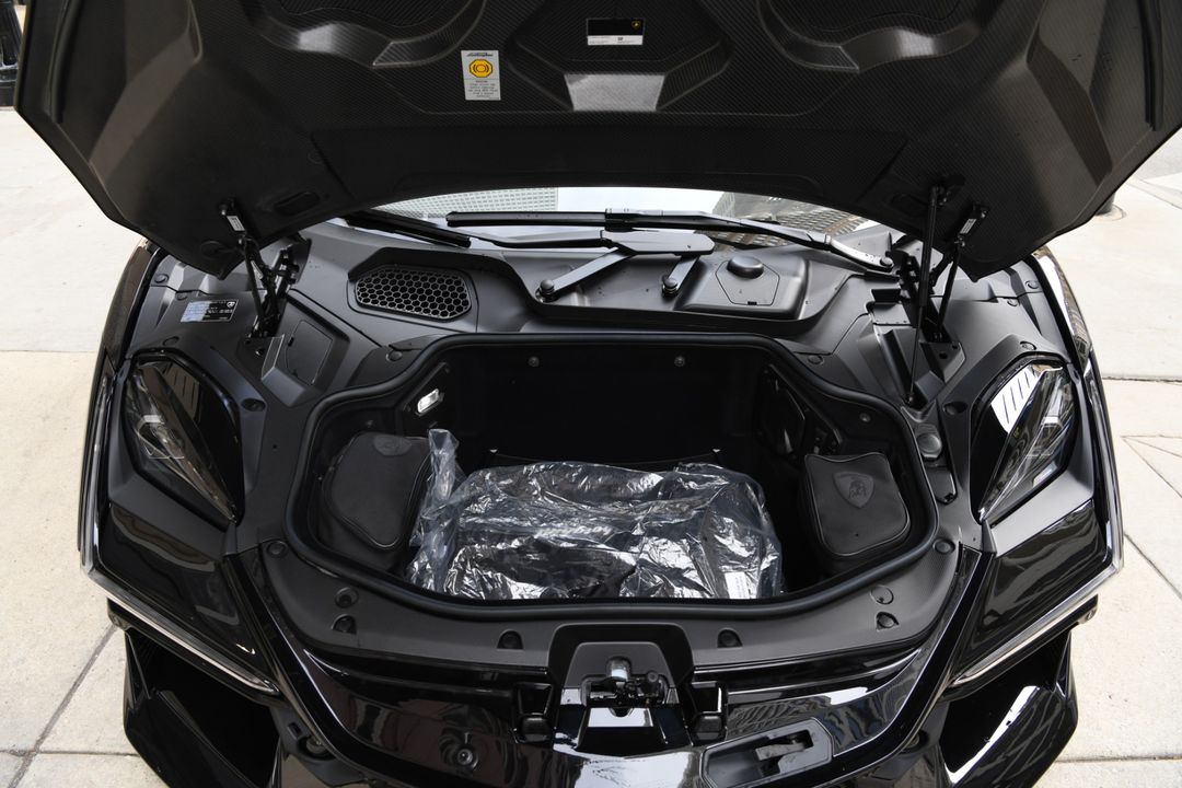 2024 Lamborghini Revuelto