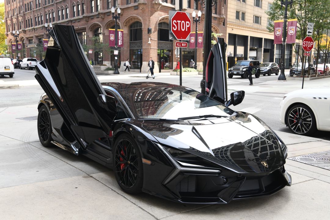 2024 Lamborghini Revuelto