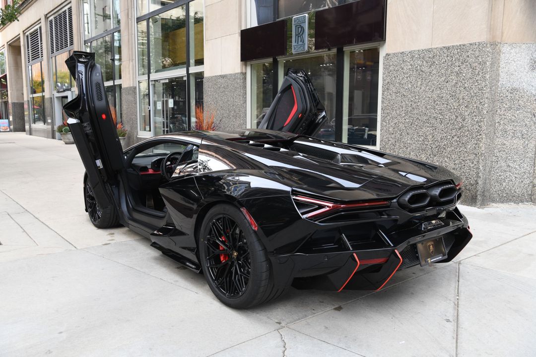 2024 Lamborghini Revuelto