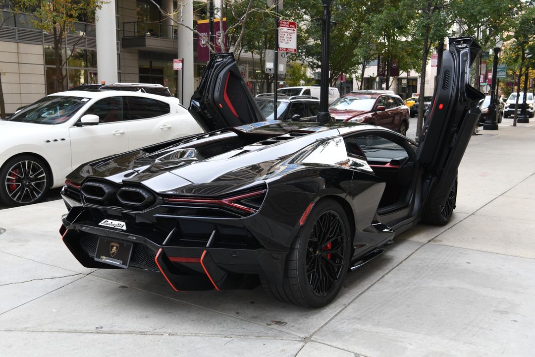 2024 Lamborghini Revuelto