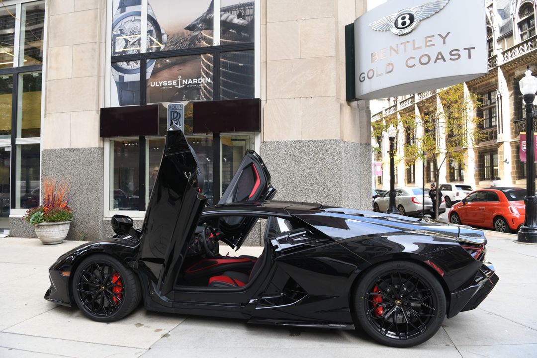 2024 Lamborghini Revuelto