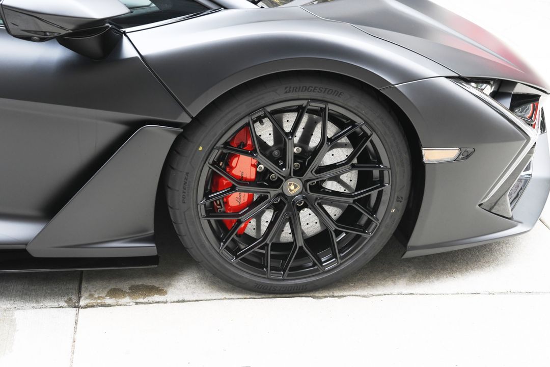 2024 Lamborghini Revuelto