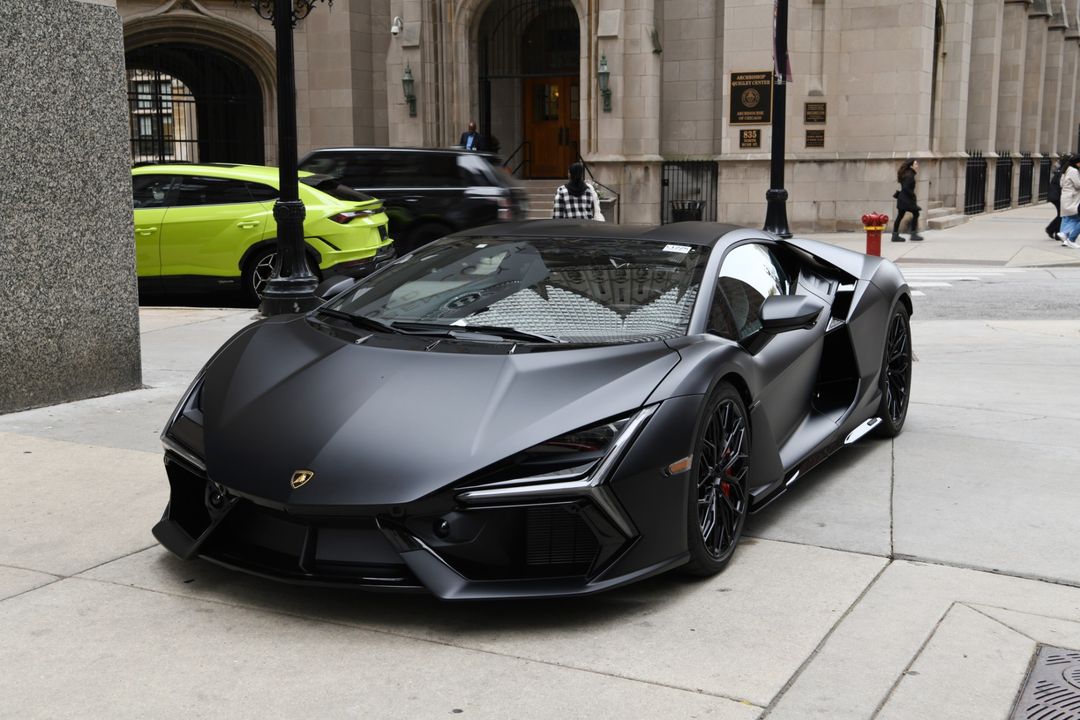 2024 Lamborghini Revuelto