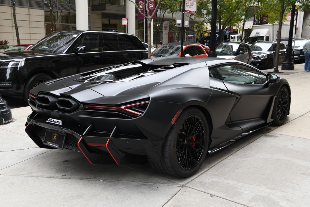 2024 Lamborghini Revuelto