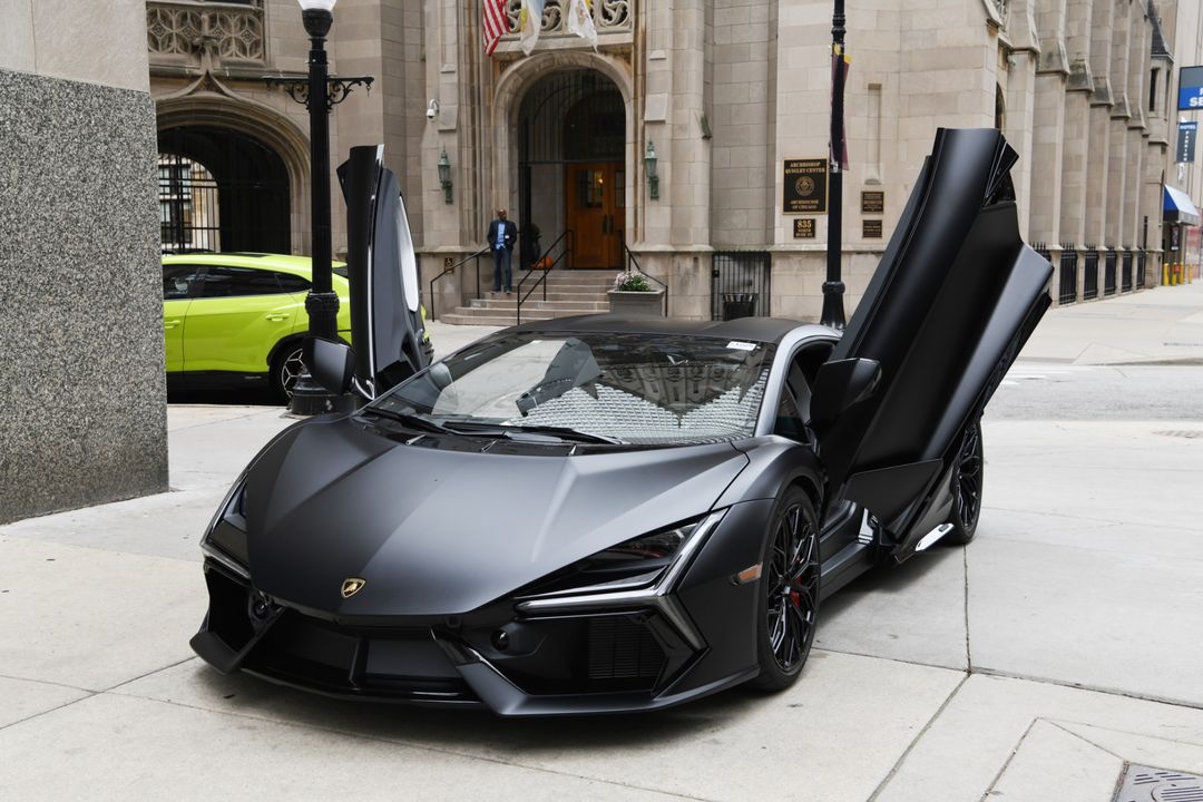 2024 Lamborghini Revuelto