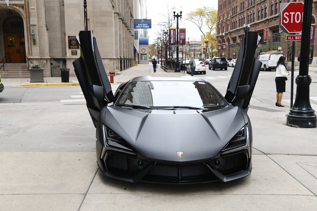 2024 Lamborghini Revuelto
