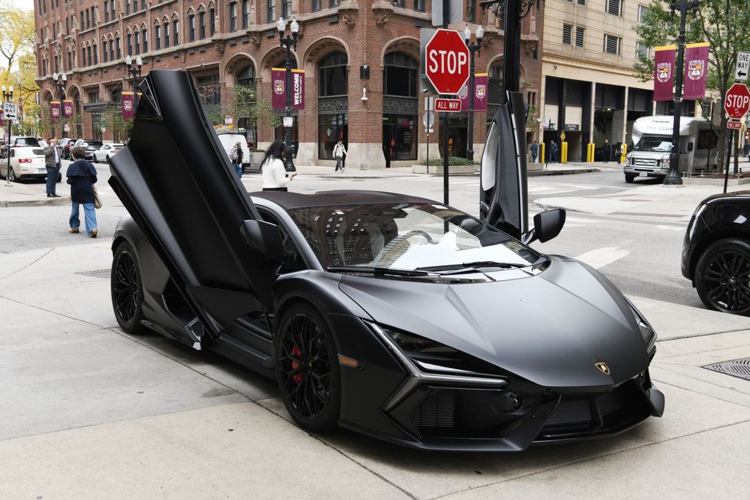 2024 Lamborghini Revuelto