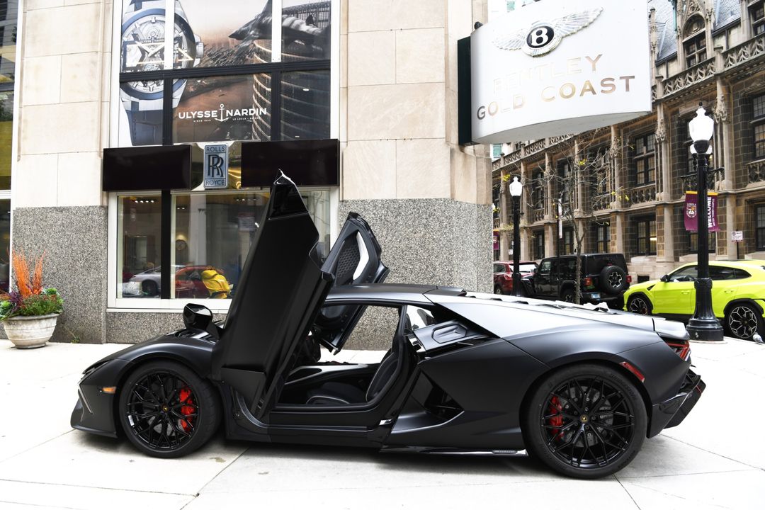 2024 Lamborghini Revuelto